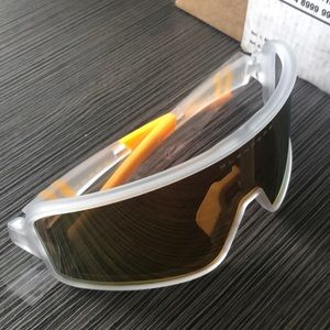 Full protection active sunglasses, polarized